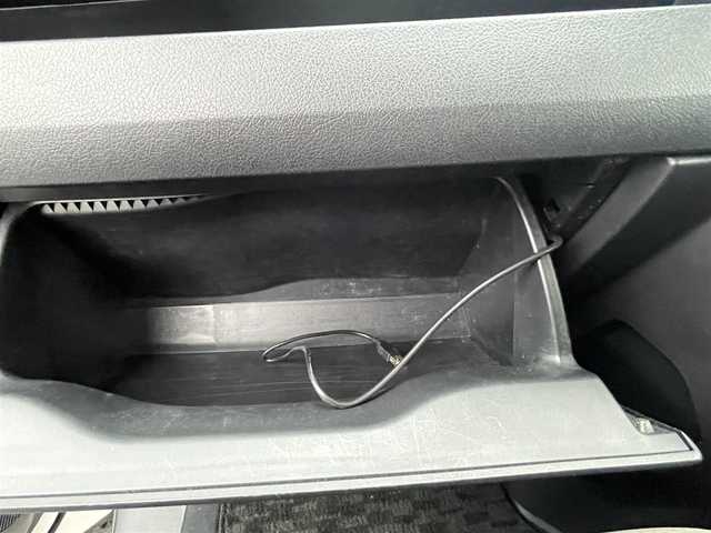 トヨタ ヴォクシー X Lエディション 島根県 2011(平23)年 9.6万km ホワイトパールクリスタルシャイン 社外メモリナビ　/(地デジＴＶ/ＤＶＤ再生)/ＥＴＣ　/バックカメラ　/片側パワースライドドア　/スマートキー/プッシュスタート　/純正ＨＩＤヘッドライト　/純正フロアマット　/社外１５インチアルミホイール/サマータイヤ積み込み/・205/50/ZR17/・溝3ミリ/・社外アルミホイール