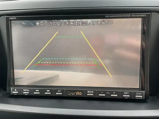 トヨタ ヴォクシー X Lエディション 島根県 2011(平23)年 9.6万km ホワイトパールクリスタルシャイン 社外メモリナビ　/(地デジＴＶ/ＤＶＤ再生)/ＥＴＣ　/バックカメラ　/片側パワースライドドア　/スマートキー/プッシュスタート　/純正ＨＩＤヘッドライト　/純正フロアマット　/社外１５インチアルミホイール/サマータイヤ積み込み/・205/50/ZR17/・溝3ミリ/・社外アルミホイール