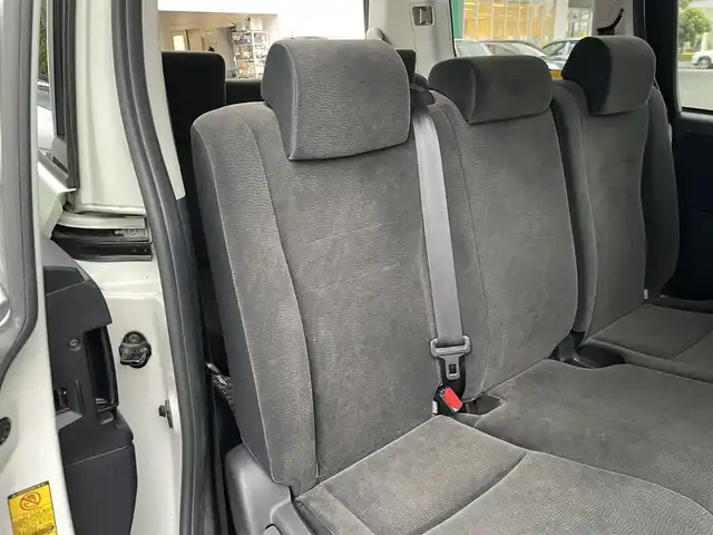 トヨタ ヴォクシー X Lエディション 島根県 2011(平23)年 9.6万km ホワイトパールクリスタルシャイン 社外メモリナビ　/(地デジＴＶ/ＤＶＤ再生)/ＥＴＣ　/バックカメラ　/片側パワースライドドア　/スマートキー/プッシュスタート　/純正ＨＩＤヘッドライト　/純正フロアマット　/社外１５インチアルミホイール/サマータイヤ積み込み/・205/50/ZR17/・溝3ミリ/・社外アルミホイール