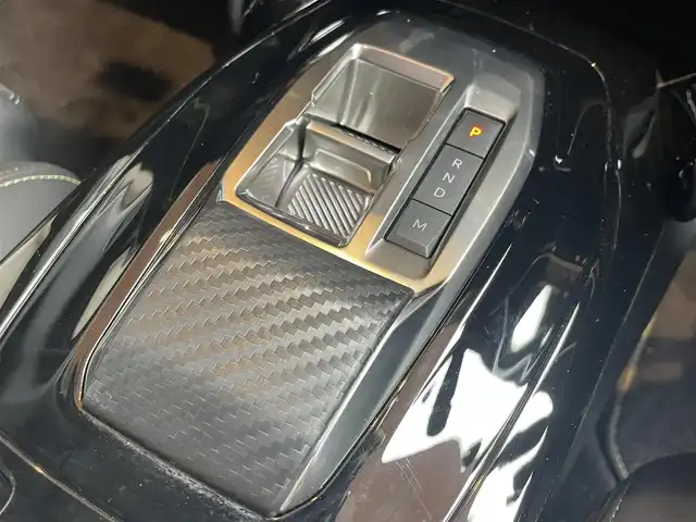 プジョー ２００８ GT 高知県 2022(令4)年 2.4万km パール 純正ディスプレイオーディオ/　【AppleCarPlay/ＡｎｄｒｏｉｄＡｕｔｏ】/サンルーフ/アクティブセーフティブレーキ/クルーズコントロール/ブラインドスポットモニター/レーンキープアシスト/インテリジェントハイビーム/パーキングセンサー/タイヤ空気圧警告/アンビエンスライト/ハーフレザーシート/シートヒーター