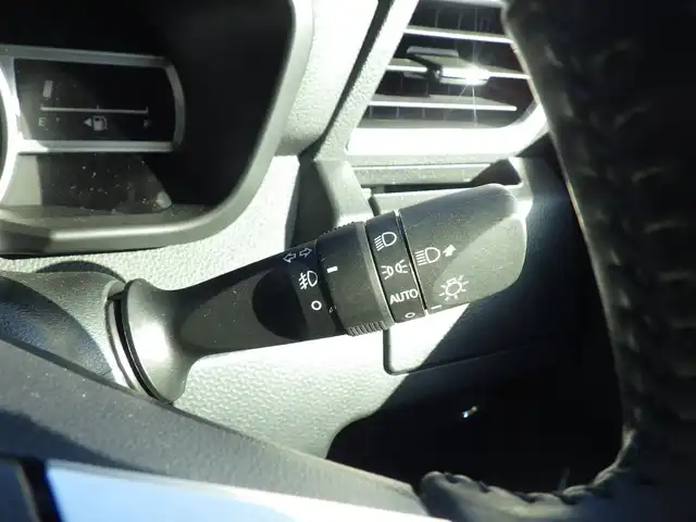 トヨタ タンク カスタムG 千葉県 2019(令1)年 0.7万km レーザーブルークリスタルシャイン スマートアシストIII/クルーズコントロール/エコアイドル/両側パワースライドドア/社外SDナビ/地デジTV/【DVD/CD再生機能　Bluetooth接続】/バックカメラ/ドライブレコーダー（前後撮影）/革巻きステアリング/ETC/LEDヘッドライト/フォグライト/ウインカーミラー/コーナーセンサー/純正14インチアルミホイル/キーフリーシステム