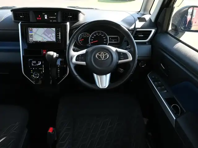 トヨタ タンク カスタムG 千葉県 2019(令1)年 0.7万km レーザーブルークリスタルシャイン スマートアシストIII/クルーズコントロール/エコアイドル/両側パワースライドドア/社外SDナビ/地デジTV/【DVD/CD再生機能　Bluetooth接続】/バックカメラ/ドライブレコーダー（前後撮影）/革巻きステアリング/ETC/LEDヘッドライト/フォグライト/ウインカーミラー/コーナーセンサー/純正14インチアルミホイル/キーフリーシステム