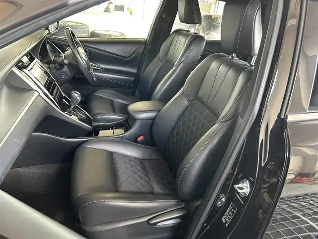 トヨタ ハリアー プレミアム 宮城県 2019(平31)年 3.1万km ブラック /純正ディーラーナビ（ＡＭ，ＦＭ，ＴＶ，ＢＴ）//レーダークルコン//D席パワーシート//パワーバックドア//プッシュスタート//横滑り防止機能//レーンディパーチャーアラート//レーントレーシングアシスト//ブレーキホールド//オートマチックハイビームスイッチ//パワーバックドア//バックカメラ//社外スタットレスタイヤ//２２５/６５R17