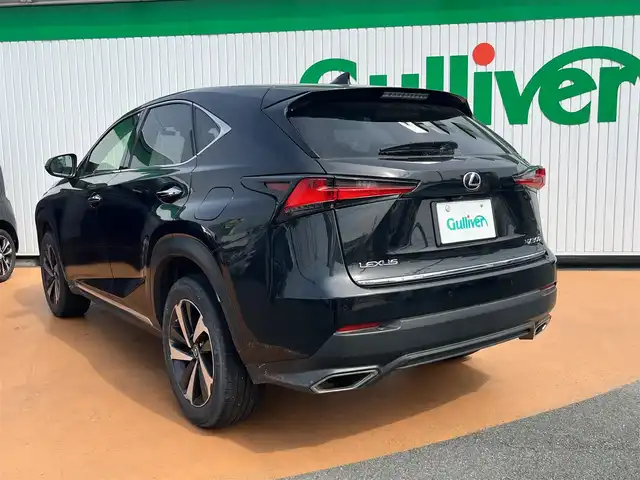 レクサス ＮＸ 300 バージョンL 三重県 2021(令3)年 5.3万km グラファイトブラックガラスフレーク ムーンルーフ/パノラミックビューモニター/セーフティシステムプラス/パーキングサポートブレーキ/ハンズフリーパワーバックドア/角型3眼LEDヘッドランプ/18インチアルミホイール/電動格納/リクライニング機能付リヤシート/革シート/シートヒーター（前席・後席）/シートベンチレーション（前席）/SDナビゲーション/地デジTV/Blu-ray/DVD/CD/Bluetooth