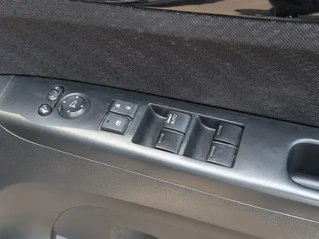 ホンダ Ｎ ＢＯＸ カスタム G Lパッケージ 福井県 2012(平24)年 13.1万km クリスタルブラックパール ４WD/純正14インチAW/キセノンヘッドライト/Fフォグ/片側パワースライドドア/バックカメラ/純正SDナビ（CD/DVD/BT/USB/iPod）/フルセグテレビ/横滑り防止装置/盗難防止装置/アイドリングストップ/純正フロアマット/スマートキー/ダブルエアバッグ
