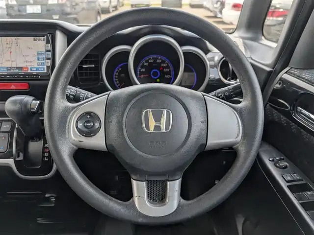 ホンダ Ｎ ＢＯＸ カスタム G Lパッケージ 福井県 2012(平24)年 13.1万km クリスタルブラックパール ４WD/純正14インチAW/キセノンヘッドライト/Fフォグ/片側パワースライドドア/バックカメラ/純正SDナビ（CD/DVD/BT/USB/iPod）/フルセグテレビ/横滑り防止装置/盗難防止装置/アイドリングストップ/純正フロアマット/スマートキー/ダブルエアバッグ