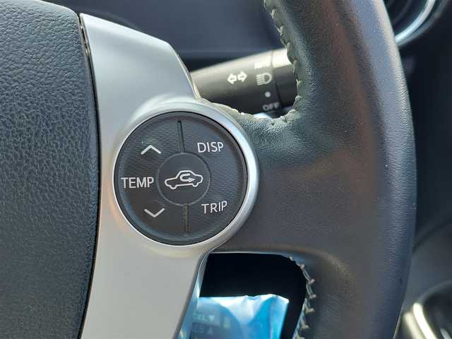 トヨタ アクア G 東京都 2016(平28)年 5.5万km ライムホワイトパールクリスタルシャイン ワンオーナー/フロントスポイラー/サイドスカート/リアアンダースポイラー/純正ナビ〈NSZT-W66T〉/・Bluetooth/・フルセグTV/・DVD/CD/バックカメラ/ビルトインETC/ドライブレコーダー/スマートキー/エンジンプッシュスタート/プリクラッシュセーフティ/レーンディパーチャーアラート/オートハイビーム