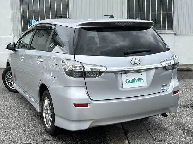 トヨタ ウィッシュ 1．8X 富山県 2013(平25)年 2.9万km シルバーマイカM ワンオーナー/スマートキー×２/純正メモリーナビ(NSCP-W62)/CD/BT/ワンセグTV/バックカメラ/社外１５インチAW/電格ウィンカーミラー/プッシュスタート/ISOFIX対応/リアワイパー/ALL AUTOパワーウィンドウ/横滑り防止装置/純正ドアバイザー/保証書・取説・ナビ取説/スタッドレス付純正ホイール車載