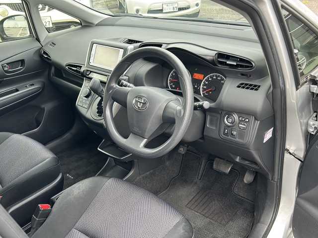 トヨタ ウィッシュ 1．8X 富山県 2013(平25)年 2.9万km シルバーマイカM ワンオーナー/スマートキー×２/純正メモリーナビ(NSCP-W62)/CD/BT/ワンセグTV/バックカメラ/社外１５インチAW/電格ウィンカーミラー/プッシュスタート/ISOFIX対応/リアワイパー/ALL AUTOパワーウィンドウ/横滑り防止装置/純正ドアバイザー/保証書・取説・ナビ取説/スタッドレス付純正ホイール車載
