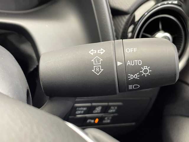 マツダ ＣＸ－３ XD ツーリング 栃木県 2025(令7)年 0.2万km スノーフレイクホワイトパールマイカ メモリーナビ/（Bluetooth/USB/Applecarplay/Androidauto）/バックカメラ/全方位カメラ/衝突軽減ブレーキ/前後コーナーセンサー/ETC2.0/前後ドライブレコーダー/禁煙車/ヘッドアップディスプレイ/オートライト/LEDヘッドライト/横滑り防止装置/スマートキー/プッシュスタート/アイドリングストップ/ステアリングスイッチ/革巻きステアリング/電動格納ミラー/純正アルミホイール/純正フロアマット