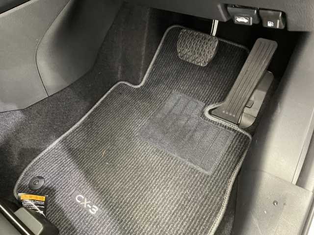 マツダ ＣＸ－３ XD ツーリング 栃木県 2025(令7)年 0.2万km スノーフレイクホワイトパールマイカ メモリーナビ/（Bluetooth/USB/Applecarplay/Androidauto）/バックカメラ/全方位カメラ/衝突軽減ブレーキ/前後コーナーセンサー/ETC2.0/前後ドライブレコーダー/禁煙車/ヘッドアップディスプレイ/オートライト/LEDヘッドライト/横滑り防止装置/スマートキー/プッシュスタート/アイドリングストップ/ステアリングスイッチ/革巻きステアリング/電動格納ミラー/純正アルミホイール/純正フロアマット
