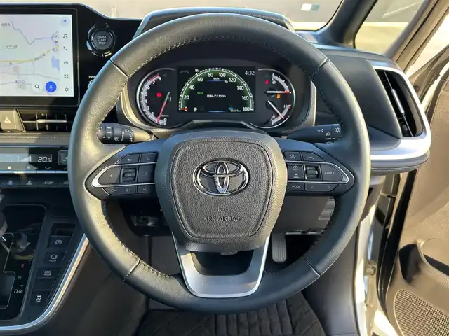 トヨタ ヴォクシー S－Z 愛媛県 2023(令5)年 1.2万km ホワイトパールクリスタルシャイン 純正10.5型ディスプレイオーディオプラス/CD/DVD/フルセグTV/Bluetooth/HDMI/純正13.2インチフリップダウンモニター/ガイド付きバックカメラ/プリクラッシュセーフティシステム/レーントレーシングアシスト/パーキングサポートブレーキ/レーダークルーズコントロール/プロジェクター式LEDヘッドライト/ハーフレザーシート/前席シートヒーター/両側パワースライドドア/オートライト/革巻きステアリング/ステアリングスイッチ/純正17インチAW/プッシュスタート/TVキャンセラー/ビルトインETC2.0/前方ドライブレコーダー/フロアマット/オート電動格納ミラー