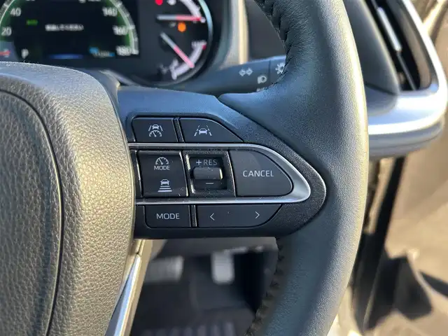 トヨタ ヴォクシー S－Z 愛媛県 2023(令5)年 1.2万km ホワイトパールクリスタルシャイン 純正10.5型ディスプレイオーディオプラス/CD/DVD/フルセグTV/Bluetooth/HDMI/純正13.2インチフリップダウンモニター/ガイド付きバックカメラ/プリクラッシュセーフティシステム/レーントレーシングアシスト/パーキングサポートブレーキ/レーダークルーズコントロール/プロジェクター式LEDヘッドライト/ハーフレザーシート/前席シートヒーター/両側パワースライドドア/オートライト/革巻きステアリング/ステアリングスイッチ/純正17インチAW/プッシュスタート/TVキャンセラー/ビルトインETC2.0/前方ドライブレコーダー/フロアマット/オート電動格納ミラー