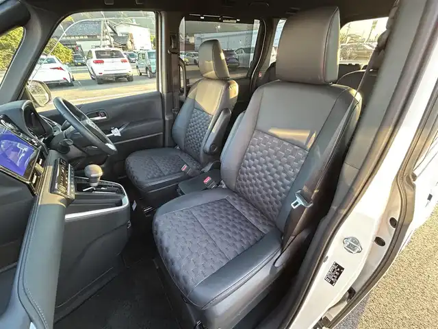 トヨタ ヴォクシー S－Z 愛媛県 2023(令5)年 1.2万km ホワイトパールクリスタルシャイン 純正10.5型ディスプレイオーディオプラス/CD/DVD/フルセグTV/Bluetooth/HDMI/純正13.2インチフリップダウンモニター/ガイド付きバックカメラ/プリクラッシュセーフティシステム/レーントレーシングアシスト/パーキングサポートブレーキ/レーダークルーズコントロール/プロジェクター式LEDヘッドライト/ハーフレザーシート/前席シートヒーター/両側パワースライドドア/オートライト/革巻きステアリング/ステアリングスイッチ/純正17インチAW/プッシュスタート/TVキャンセラー/ビルトインETC2.0/前方ドライブレコーダー/フロアマット/オート電動格納ミラー