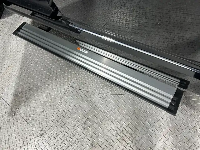 三菱 デリカＤ：５ ブラックエディション 神奈川県 2025(令7)年 0.2万km 黒 4WD/社外アルパイン11型メモリーナビゲーション【EX11NX】/フルセグ　Bluetooth　CD DVD　USB　AUX　AM FM SD　HDMI/純正アラウンドビューモニター【自動防眩ルームミラー】/両側電動スライドドア/電動サイドステップ/パワーパックドア/e-Assisth/衝突被害軽減ブレーキシステム/車線逸脱警報システム/レーダークルーズコントロール/オートマチックハイビーム/誤発進抑制機能/後側方車両検知警報システム/後退時車両検知警報システム/オートストップ＆ゴー/革巻きステアリング/パドルシフト/ステアリングヒーター/レザーシート/運転席パワーシート/前席シートヒーター/2列目キャプテンシート/アクセサリーコンセント【フロアコンソール後方】/リアクーラー/リアヒーター/3列目ヒーターダクト/プッシュスタート/スマートキー/LEDヘッドランプ/LEDフロントフォグランプ/オートライト/純正18インチアルミホイール/純正フロアマット