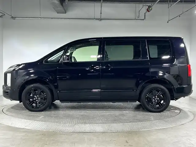三菱 デリカＤ：５ ブラックエディション 神奈川県 2025(令7)年 0.2万km 黒 4WD/社外アルパイン11型メモリーナビゲーション【EX11NX】/フルセグ　Bluetooth　CD DVD　USB　AUX　AM FM SD　HDMI/純正アラウンドビューモニター【自動防眩ルームミラー】/両側電動スライドドア/電動サイドステップ/パワーパックドア/e-Assisth/衝突被害軽減ブレーキシステム/車線逸脱警報システム/レーダークルーズコントロール/オートマチックハイビーム/誤発進抑制機能/後側方車両検知警報システム/後退時車両検知警報システム/オートストップ＆ゴー/革巻きステアリング/パドルシフト/ステアリングヒーター/レザーシート/運転席パワーシート/前席シートヒーター/2列目キャプテンシート/アクセサリーコンセント【フロアコンソール後方】/リアクーラー/リアヒーター/3列目ヒーターダクト/プッシュスタート/スマートキー/LEDヘッドランプ/LEDフロントフォグランプ/オートライト/純正18インチアルミホイール/純正フロアマット