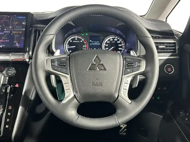 三菱 デリカＤ：５ ブラックエディション 神奈川県 2025(令7)年 0.2万km 黒 4WD/社外アルパイン11型メモリーナビゲーション【EX11NX】/フルセグ　Bluetooth　CD DVD　USB　AUX　AM FM SD　HDMI/純正アラウンドビューモニター【自動防眩ルームミラー】/両側電動スライドドア/電動サイドステップ/パワーパックドア/e-Assisth/衝突被害軽減ブレーキシステム/車線逸脱警報システム/レーダークルーズコントロール/オートマチックハイビーム/誤発進抑制機能/後側方車両検知警報システム/後退時車両検知警報システム/オートストップ＆ゴー/革巻きステアリング/パドルシフト/ステアリングヒーター/レザーシート/運転席パワーシート/前席シートヒーター/2列目キャプテンシート/アクセサリーコンセント【フロアコンソール後方】/リアクーラー/リアヒーター/3列目ヒーターダクト/プッシュスタート/スマートキー/LEDヘッドランプ/LEDフロントフォグランプ/オートライト/純正18インチアルミホイール/純正フロアマット