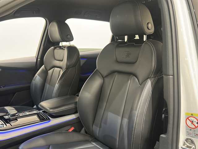 アウディ Ｑ７ 55TFSIクワトロ Sライン 新潟県 2021(令3)年 4.5万km グレイシアホワイトメタリック オプション/オプションカラー　グレイシアホワイトメタリック/7シーターパッケージ/・3列シート/・4ゾーンオートマチックエアコンディショナー/・パワードアクロージング/スペシャルオプション/プレミアムパッケージ/・エクステンディッドアルミニウムブラック/ブラックグラスルックコントロールパネル/・プライバシーガラス/BOSEサウンドシステム/標準装備/・バーチャルコックピット/・MMIナビゲーション/・Bluetooth/・TVチューナー/・アダプティブクルーズコントロール/・アクティブレーンアシスト/・フロントクロストラフィックアシスト/・カーブストーンアシスト/・ホールドアシスト/・アウディプレセンスフロント/リア/・サラウンドビューカメラ/・タイヤプレッシャーワーニング/・オートマチック テールゲート/・マトリクスLEDヘッドライト/・LEDリヤコンビネーションライト/・S lineバンパー/・バルコナレザー S lineロゴ/・シートヒーター/・パドルシフト/・HUD/・マルチカラーアンビエントライティング/・アダプティブエアサスペンション スポーツ/・48Vマイルドハイブリッド