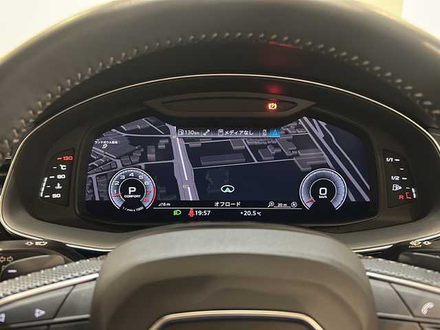 アウディ Ｑ７ 55TFSIクワトロ Sライン 新潟県 2021(令3)年 4.5万km グレイシアホワイトメタリック オプション/オプションカラー　グレイシアホワイトメタリック/7シーターパッケージ/・3列シート/・4ゾーンオートマチックエアコンディショナー/・パワードアクロージング/スペシャルオプション/プレミアムパッケージ/・エクステンディッドアルミニウムブラック/ブラックグラスルックコントロールパネル/・プライバシーガラス/BOSEサウンドシステム/標準装備/・バーチャルコックピット/・MMIナビゲーション/・Bluetooth/・TVチューナー/・アダプティブクルーズコントロール/・アクティブレーンアシスト/・フロントクロストラフィックアシスト/・カーブストーンアシスト/・ホールドアシスト/・アウディプレセンスフロント/リア/・サラウンドビューカメラ/・タイヤプレッシャーワーニング/・オートマチック テールゲート/・マトリクスLEDヘッドライト/・LEDリヤコンビネーションライト/・S lineバンパー/・バルコナレザー S lineロゴ/・シートヒーター/・パドルシフト/・HUD/・マルチカラーアンビエントライティング/・アダプティブエアサスペンション スポーツ/・48Vマイルドハイブリッド