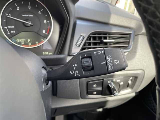 ＢＭＷ ２１８ｄ アクティブツアラー 東京都 2018(平30)年 2.9万km ミネラルホワイト アドバンスドアクティブセーフティパッケージ/サンルーフ/純正HDDナビ/　DVD/CD/Bluetooth/バックカメラ/インテリジェントセーフティ/ヘッドアップディスプレイ/シートヒーター/パワーシート/前後ドライブレコーダー/クルーズコントロール/パワーバックドア/コーナーセンサー/LEDヘッドライト/フォグランプ/オートライト/ビルトインETC/ステアリングスイッチ/アイドリングストップ/純正16インチアルミホイール/プッシュスタート/スマートキー×2/電動格納ミラー/ウインカーミラー/横すべり防止/フロアマット/保証書/取扱説明書
