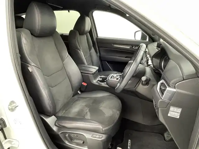 マツダ ＣＸ－８ 25S ブラックトーンED 熊本県 2021(令3)年 3.8万km スノーフレイクホワイトパールマイカ 禁煙車　/純正ナビ（ＣＤ・ＤＶＤ・フルセグ・ＢＴ・ＵＳＢ）/全周囲カメラ　/純正前後ドライブレコーダー　/アルパインフリップダウンモニター　/ＥＴＣ　/前後クリアランスソナー　/レーダークルーズコントロール　/衝突軽減ブレーキ/車線逸脱警報/ブラインドスポットモニター/横滑り防止/パーキングアシスト/アイドリングストップ/パワーバックドア/前席シートヒーター/ステアリングヒーター/前席パワーシート/置くだけ充電/ハーフレザーシート/オートライト/LEDヘッドライト/フォグライト/スマートキー/プッシュスタート