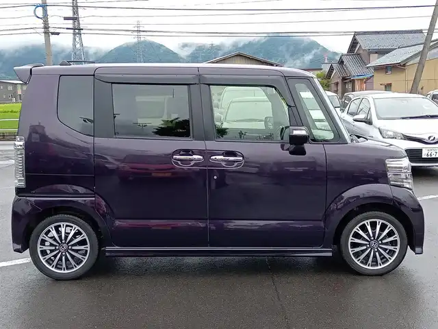 ホンダ Ｎ ＢＯＸ カスタム G ターボ Lパッケージ 福井県 2015(平27)年 7.7万km プレミアムベルベットパープル・パール 衝突被害軽減システム/ディーラーオプションナビ（VXM-142VFi）/・（フルセグTV/CD/DVD/Bluetooth）/バックカメラ/ビルトインETC/パドルシフト/ステアリングスイッチ/両側パワースライドドア/オートLEDライト/電動格納ウィンカーミラー/純正フロアマット/スマートキー