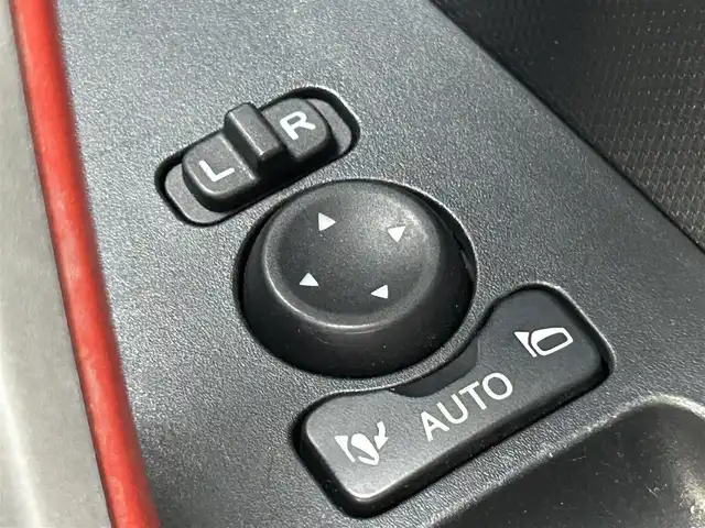 トヨタ ライズ Z 熊本県 2020(令2)年 1.5万km シャイニングホワイトパール 純正ナビ/・AM/FM/CD/DVD/SD/HDMI/iPod/USB/BT/・フルセグTV/全周囲カメラ/・フロント/サイド/バック/スマートアシスト３/・先行車発進お知らせ機能/・衝突警報機能/・衝突回避支援ブレーキ機能/・車線逸脱警報機能/・誤発進抑制機能(前方・後方)/・オートハイビーム/・ブラインドスポットモニター/・リヤクロストラフィックアラート/レーダークルーズコントロール/クリアランスソナー/前後コーナーセンサー/革巻きステアリング/・ステアリングリモコン/D/N席シートヒーター/前後ドライブレコーダー/ETC2.0/電動格納ミラー/・ウィンカーミラー/純正ドアバイザー/純正アルミホイール/純正フロアマット/スマートキー