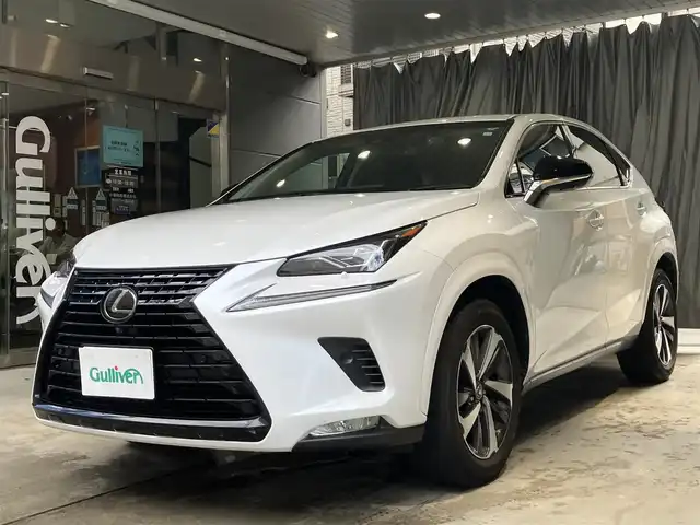 レクサス ＮＸ 300 ブラックシークエンス 東京都 2018(平30)年 3.8万km ソニッククォーツ 300ブラックシークエンス限定車/2000cc 2WD/純正10.3インチワイドナビ/地上デジタルテレビ/テレビキャンセラー/ドライブレコーダー前後/ビルトインETC/プレミアムサウンドシステム/CD DVD再生/Blue Tooth /USB入力端子/MicroSDカード/Blu-ray/電動オート格納/メモリー機能/ヒーター/　足元照明付/ドライブモードセレクト/　Eco/Normal/Sport/セイフティシステムプラス/・プリクラッシュセーフティシステム/・レーンディパーチャーアラート/・アダプティブハイビームシステム/・レーダークルーズコントロール/・カーテンエアバック/パドルシフト/革巻ステアリング/ステアリングヒーター/スマートキー/LEDヘッドライト・フォグライト/専用ブラック/ホワイト合皮シート/純正アルミホイール18インチ/純正フロアマット/車内スタッドレス社外アルミホイール付き
