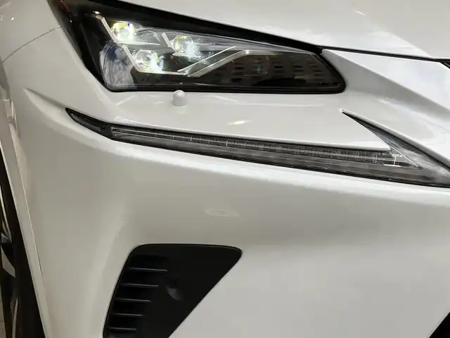 レクサス ＮＸ 300 ブラックシークエンス 東京都 2018(平30)年 3.8万km ソニッククォーツ 300ブラックシークエンス限定車/2000cc 2WD/純正10.3インチワイドナビ/地上デジタルテレビ/テレビキャンセラー/ドライブレコーダー前後/ビルトインETC/プレミアムサウンドシステム/CD DVD再生/Blue Tooth /USB入力端子/MicroSDカード/Blu-ray/電動オート格納/メモリー機能/ヒーター/　足元照明付/ドライブモードセレクト/　Eco/Normal/Sport/セイフティシステムプラス/・プリクラッシュセーフティシステム/・レーンディパーチャーアラート/・アダプティブハイビームシステム/・レーダークルーズコントロール/・カーテンエアバック/パドルシフト/革巻ステアリング/ステアリングヒーター/スマートキー/LEDヘッドライト・フォグライト/専用ブラック/ホワイト合皮シート/純正アルミホイール18インチ/純正フロアマット/車内スタッドレス社外アルミホイール付き