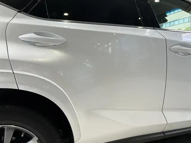 レクサス ＮＸ 300 ブラックシークエンス 東京都 2018(平30)年 3.8万km ソニッククォーツ 300ブラックシークエンス限定車/2000cc 2WD/純正10.3インチワイドナビ/地上デジタルテレビ/テレビキャンセラー/ドライブレコーダー前後/ビルトインETC/プレミアムサウンドシステム/CD DVD再生/Blue Tooth /USB入力端子/MicroSDカード/Blu-ray/電動オート格納/メモリー機能/ヒーター/　足元照明付/ドライブモードセレクト/　Eco/Normal/Sport/セイフティシステムプラス/・プリクラッシュセーフティシステム/・レーンディパーチャーアラート/・アダプティブハイビームシステム/・レーダークルーズコントロール/・カーテンエアバック/パドルシフト/革巻ステアリング/ステアリングヒーター/スマートキー/LEDヘッドライト・フォグライト/専用ブラック/ホワイト合皮シート/純正アルミホイール18インチ/純正フロアマット/車内スタッドレス社外アルミホイール付き