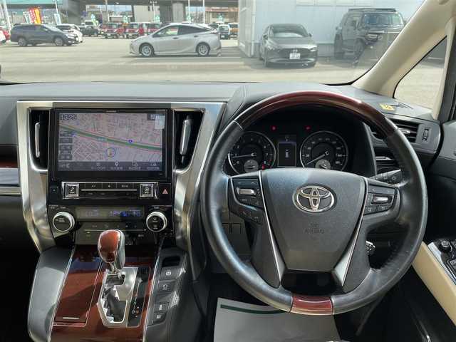 トヨタ アルファード G 石川県 2016(平28)年 7.8万km 黒 アルパイン10型ナビ/アルパインフリップダウンモニター/フルセグTV/バックカメラ/両側パワースライドドア/LEDヘッドライト/ETC/ドライブレコーダー/スマートキー/プッシュスタート/電動ミラー/オットマン/クルーズコントロール