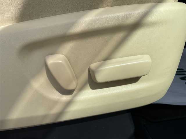 トヨタ アルファード G 石川県 2016(平28)年 7.8万km 黒 アルパイン10型ナビ/アルパインフリップダウンモニター/フルセグTV/バックカメラ/両側パワースライドドア/LEDヘッドライト/ETC/ドライブレコーダー/スマートキー/プッシュスタート/電動ミラー/オットマン/クルーズコントロール