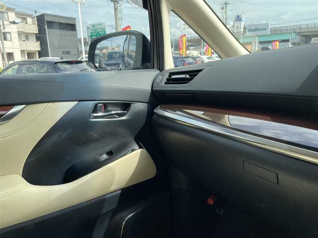トヨタ アルファード G 石川県 2016(平28)年 7.8万km 黒 アルパイン10型ナビ/アルパインフリップダウンモニター/フルセグTV/バックカメラ/両側パワースライドドア/LEDヘッドライト/ETC/ドライブレコーダー/スマートキー/プッシュスタート/電動ミラー/オットマン/クルーズコントロール