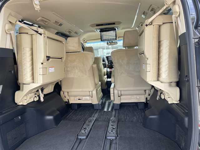 トヨタ アルファード G 石川県 2016(平28)年 7.8万km 黒 アルパイン10型ナビ/アルパインフリップダウンモニター/フルセグTV/バックカメラ/両側パワースライドドア/LEDヘッドライト/ETC/ドライブレコーダー/スマートキー/プッシュスタート/電動ミラー/オットマン/クルーズコントロール