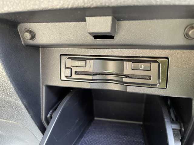 トヨタ アルファード G 石川県 2016(平28)年 7.8万km 黒 アルパイン10型ナビ/アルパインフリップダウンモニター/フルセグTV/バックカメラ/両側パワースライドドア/LEDヘッドライト/ETC/ドライブレコーダー/スマートキー/プッシュスタート/電動ミラー/オットマン/クルーズコントロール