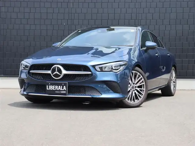 メルセデス・ベンツ ＣＬＡ２００ｄ 宮城県 2020(令2)年 2.5万km デニムブルー パノラミックスライディングルーフ/レーダーセーフティパッケージ/アダプティブクルーズコントロール/純正メモリナビ/フルセグＴＶ/３６０度カメラシステム/アンビエントライト/Bluetooth接続　/レザーシート/シートヒーター(DN席)/電動シート(DN席)/ヘッドアップディスプレイ/ブラインドスポットアシスト/レーンキープアシスト/アクティブブレーキアシスト/パークトロニック/置くだけ充電/純正18インチAW/オートライト/パワーステアリング/パワーウィンドウ/プッシュスタート/アイドリングストップ/前方ドライブレコーダー/ETC