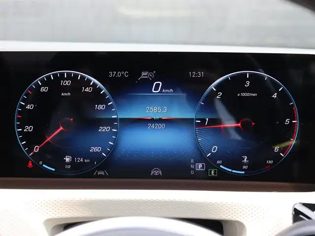 メルセデス・ベンツ ＣＬＡ２００ｄ 宮城県 2020(令2)年 2.5万km デニムブルー パノラミックスライディングルーフ/レーダーセーフティパッケージ/アダプティブクルーズコントロール/純正メモリナビ/フルセグＴＶ/３６０度カメラシステム/アンビエントライト/Bluetooth接続　/レザーシート/シートヒーター(DN席)/電動シート(DN席)/ヘッドアップディスプレイ/ブラインドスポットアシスト/レーンキープアシスト/アクティブブレーキアシスト/パークトロニック/置くだけ充電/純正18インチAW/オートライト/パワーステアリング/パワーウィンドウ/プッシュスタート/アイドリングストップ/前方ドライブレコーダー/ETC
