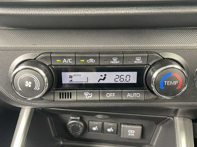 トヨタ ライズ Z 茨城県 2023(令5)年 3万km ブラックマイカメタリック/シャイニングホワイトパール ナビ　全周囲カメラ　アダプティブクルーズコントロール　衝突軽減ブレーキ　シートヒーター　電動パーキングアシスト　スマートキー　プッシュスタート　コーナーセンサー　レーンキープ　横すべり防止装置　禁煙車