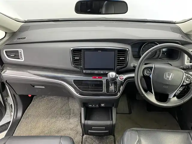 ホンダ オデッセイ アブソルート・EXホンダセンジング 群馬県 2016(平28)年 7.9万km ホワイトオーキッドパール フリップダウンモニター　ＡＬＰＩＮＥ９インチナビ　バックカメラ　両側パワースライドドア　アダプティブクルーズコントロール　ＬＥＤ　ハーフレザー　パワーシート　純正１８インチＡＷ　ドラレコ　ＥＴＣ　禁煙