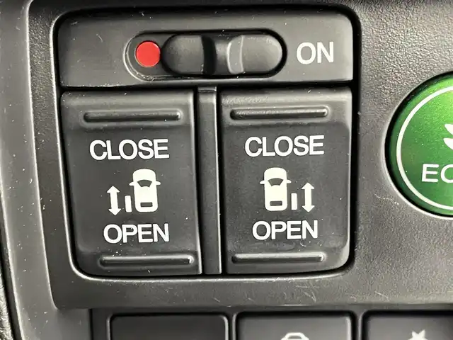 ホンダ オデッセイ アブソルート・EXホンダセンジング 群馬県 2016(平28)年 7.9万km ホワイトオーキッドパール フリップダウンモニター　ＡＬＰＩＮＥ９インチナビ　バックカメラ　両側パワースライドドア　アダプティブクルーズコントロール　ＬＥＤ　ハーフレザー　パワーシート　純正１８インチＡＷ　ドラレコ　ＥＴＣ　禁煙