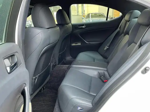 レクサス ＩＳ Ｆ 神奈川県 2008(平20)年 14.2万km ホワイトパールクリスタルシャイン ワンオーナー/黒革シート/純正19インチAW/HIDライト/クルーズコントロール/前席パワーシート/シートヒーター/ビルトインETC/パドルシフト/プッシュスタート/スマートキー×2/H20/21/22/23/24/25/26/27/28/29/30//R1/2/3/5年ディーラー整備記録/保証書・取説あり