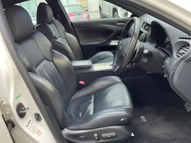 レクサス ＩＳ Ｆ 神奈川県 2008(平20)年 14.2万km ホワイトパールクリスタルシャイン ワンオーナー/黒革シート/純正19インチAW/HIDライト/クルーズコントロール/前席パワーシート/シートヒーター/ビルトインETC/パドルシフト/プッシュスタート/スマートキー×2/H20/21/22/23/24/25/26/27/28/29/30//R1/2/3/5年ディーラー整備記録/保証書・取説あり