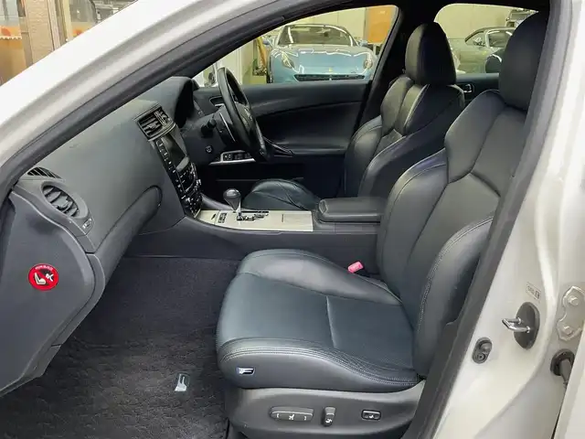 レクサス ＩＳ Ｆ 神奈川県 2008(平20)年 14.2万km ホワイトパールクリスタルシャイン ワンオーナー/黒革シート/純正19インチAW/HIDライト/クルーズコントロール/前席パワーシート/シートヒーター/ビルトインETC/パドルシフト/プッシュスタート/スマートキー×2/H20/21/22/23/24/25/26/27/28/29/30//R1/2/3/5年ディーラー整備記録/保証書・取説あり