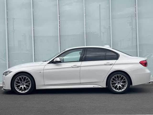ＢＭＷ ３２０ｄ Mスポーツ 神奈川県 2017(平29)年 6万km アルピンホワイトⅢ 純正ナビ/Ｂｌｕｅｔｏｏｔｈ　/CD/DVD/Ｂカメラ　/ＥＴＣ　/前後ドラレコ　/クルコン　/パドルシフト　/ＬＥＤヘッドライト　/ＲＡＹＳホイール　/社外リップスポイラー