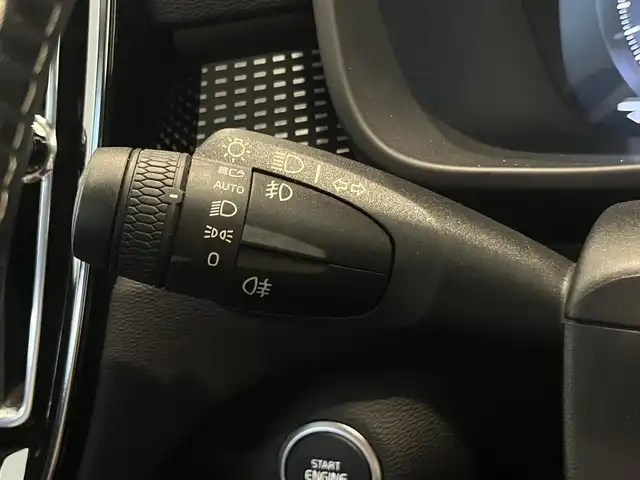 ボルボ ＸＣ４０ T5 AWD Rデザイン 1stED 岐阜県 2018(平30)年 2.9万km クリスタルホワイトP 300台限定車/全車速追従機能付ACC(アダプティブクルーズコントロール)/パイロットアシスト（車線維持支援機能）/ｈａｒｍａｎ/ｋａｒｄｏｎ/360度ビューカメラ/サンルーフ/フロントシートヒーター/レーンキーピングエイド/電動リアゲート/パワーシート