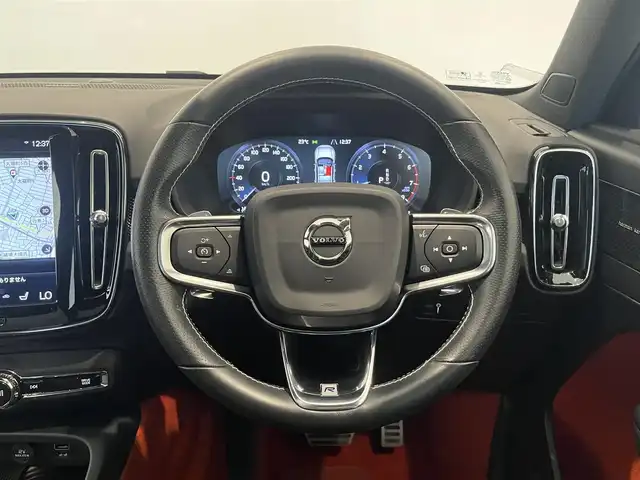 ボルボ ＸＣ４０ T5 AWD Rデザイン 1stED 岐阜県 2018(平30)年 2.9万km クリスタルホワイトP 300台限定車/全車速追従機能付ACC(アダプティブクルーズコントロール)/パイロットアシスト（車線維持支援機能）/ｈａｒｍａｎ/ｋａｒｄｏｎ/360度ビューカメラ/サンルーフ/フロントシートヒーター/レーンキーピングエイド/電動リアゲート/パワーシート