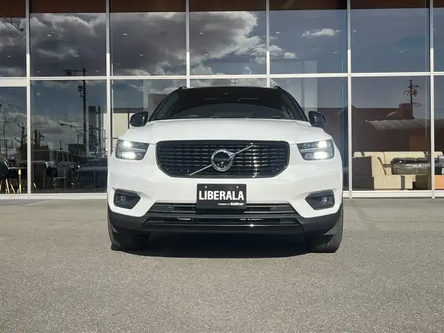 ボルボ ＸＣ４０ T5 AWD Rデザイン 1stED 岐阜県 2018(平30)年 2.9万km クリスタルホワイトP 300台限定車/全車速追従機能付ACC(アダプティブクルーズコントロール)/パイロットアシスト（車線維持支援機能）/ｈａｒｍａｎ/ｋａｒｄｏｎ/360度ビューカメラ/サンルーフ/フロントシートヒーター/レーンキーピングエイド/電動リアゲート/パワーシート