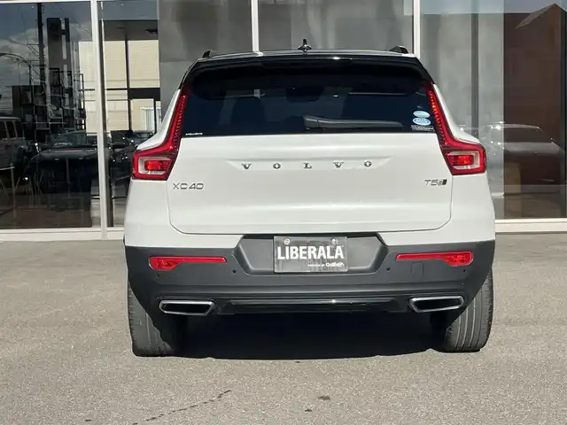 ボルボ ＸＣ４０ T5 AWD Rデザイン 1stED 岐阜県 2018(平30)年 2.9万km クリスタルホワイトP 300台限定車/全車速追従機能付ACC(アダプティブクルーズコントロール)/パイロットアシスト（車線維持支援機能）/ｈａｒｍａｎ/ｋａｒｄｏｎ/360度ビューカメラ/サンルーフ/フロントシートヒーター/レーンキーピングエイド/電動リアゲート/パワーシート