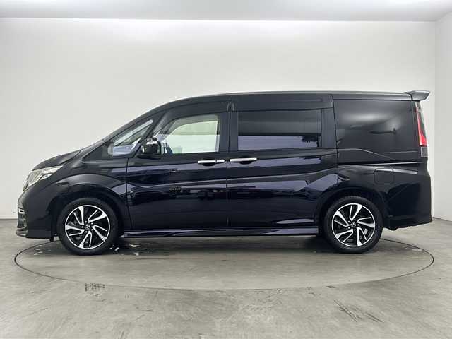 ホンダ ステップワゴン スパーダ クールスピリット 兵庫県 2015(平27)年 7万km プレミアムスパークルブラックパール ・純正ナビ&TV&CD&DVD&SD&BT/・バックカメラ/・ETC/・純正リアフリップダウンモニター/・両側パワースライドドア/・ドライブレコーダー/・レーダークルーズコントロール/・ホンダセンシング/・レーンキープアシスト/・ハーフレザーシート/・前席シートヒーター/・ステアリングスイッチ/・アイドリングストップ/・ドアミラーヒーター/・パドルシフト/・LEDライト/・LEDフォグランプ/・オートライト/・横滑り防止装置/・スマートキー/・プッシュスタート