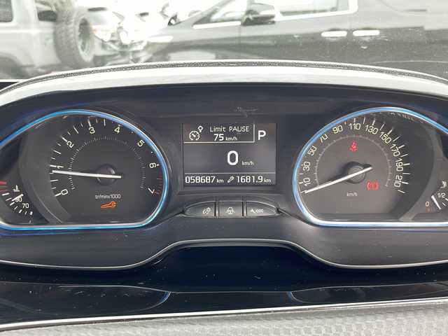プジョー ２００８ クロスシティ 石川県 2018(平30)年 5.9万km パール ・純正ディスプレイオーディオ/・バックカメラ/・ETC/・ルーフレール/・ハーフレザーシート/・運転席/助手席シートヒーター/・リアコーナーセンサー